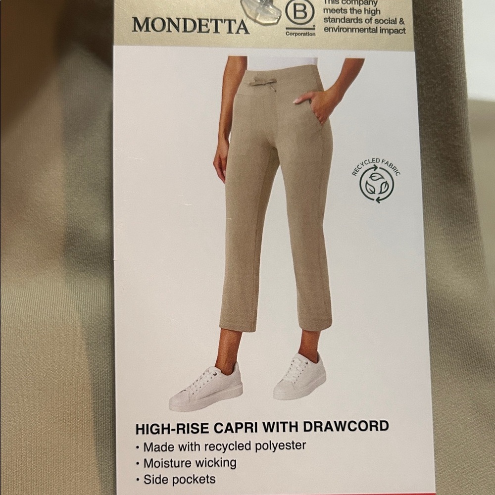 Mondetta Women's High-Rise Capri Beige M NWT